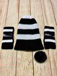 Image 4 of 4 in 1 Hat & Handwarmer Set, Size S (Teen - Small Adult) Black, White & Grey
