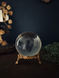 Image 4 of Magnifique boule de cristal de 15cm de diamètre, et son support en régule doré, XIXème siècle