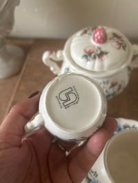 Image 2 of Service à café: 4 tasses et soucoupes, avec le sucrier. Faïence de Sarreguemines, 1970