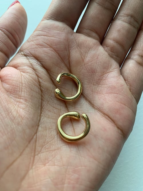 Image of CONNI • Ear cuff