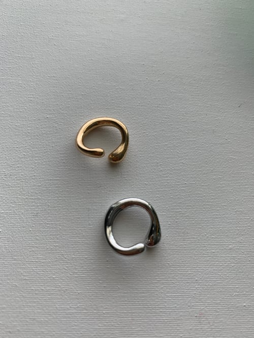 Image of CONNI • Ear cuff