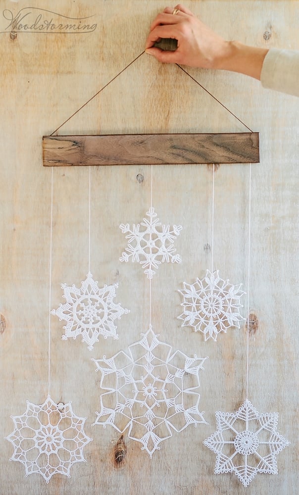 Elegant Christmas decoration - snowflakes and wood mobile