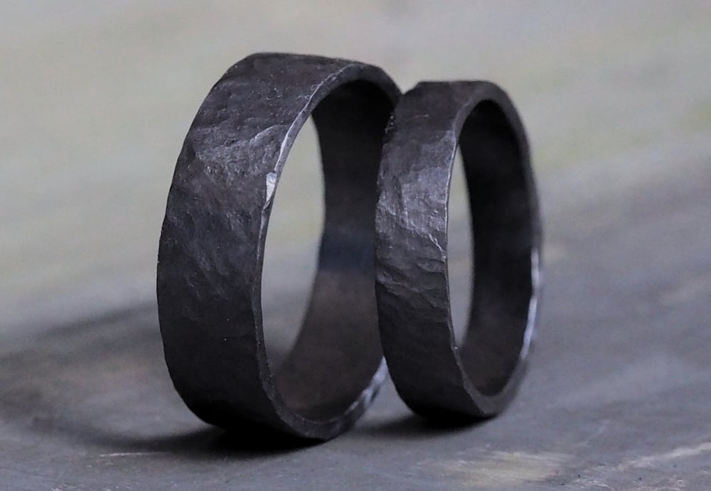 Image of Tantalum hammered 