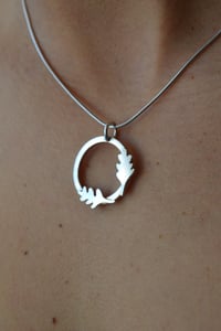 Image 2 of Oak leaves on ring necklace