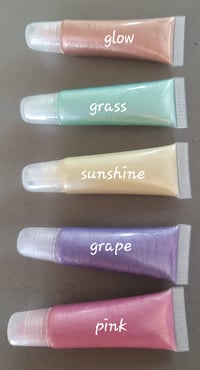 Image 2 of DivaLicious Cream Dream Lipgloss 