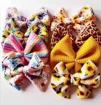 Image 2 of Pretty Bows