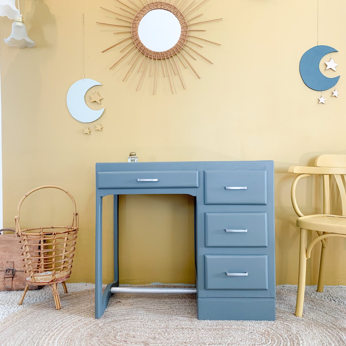 Image of VENDU/SOLD OUT Bureau Kids Laurier School