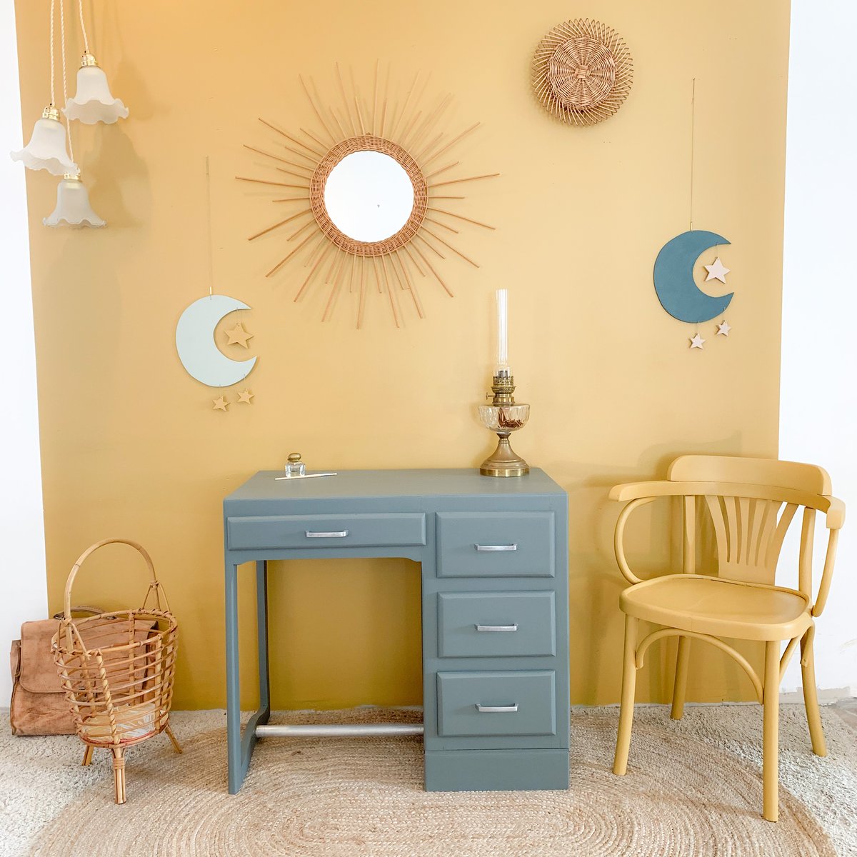 Image of VENDU/SOLD OUT Bureau Kids Laurier School