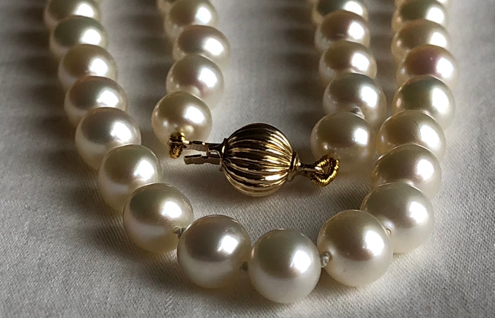 How to Knot Pearls with a Mystery Clasp - YouTube