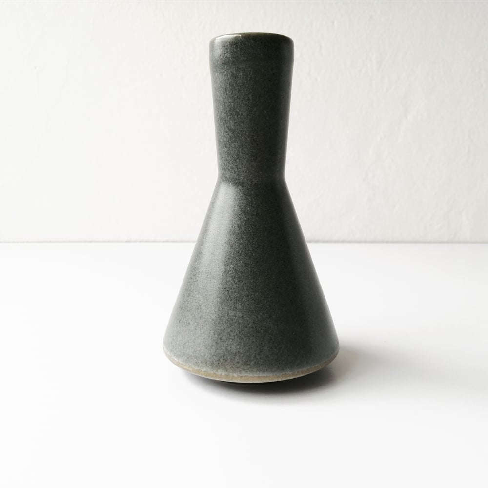 Carafe. Earthen gray. BOW Collection