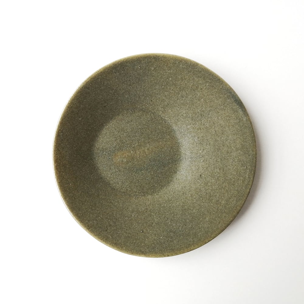 Saucer. Earthen gray. BOW Collection