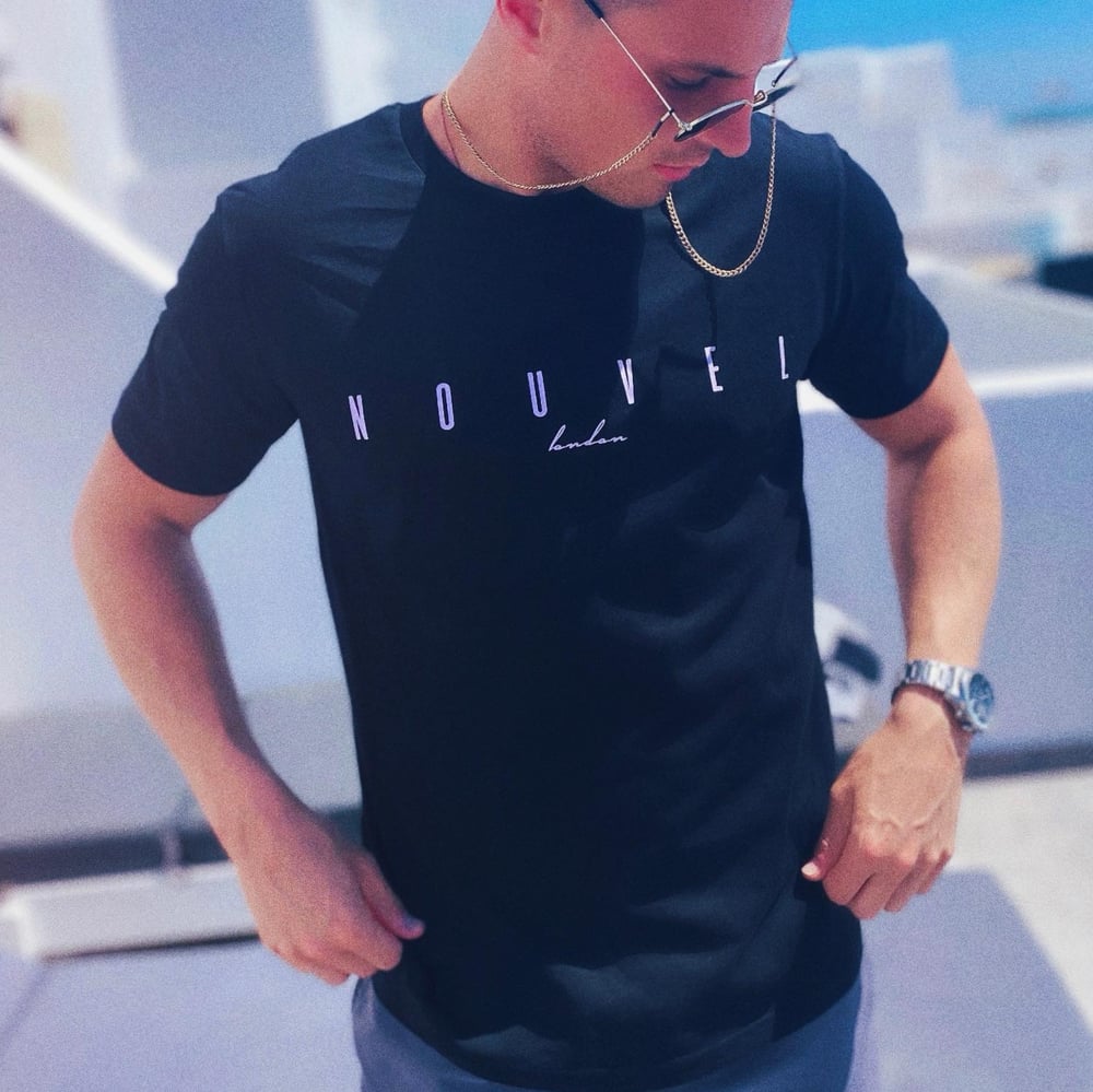 Image of SCRIPT TEE BLACK/OFF-PINK