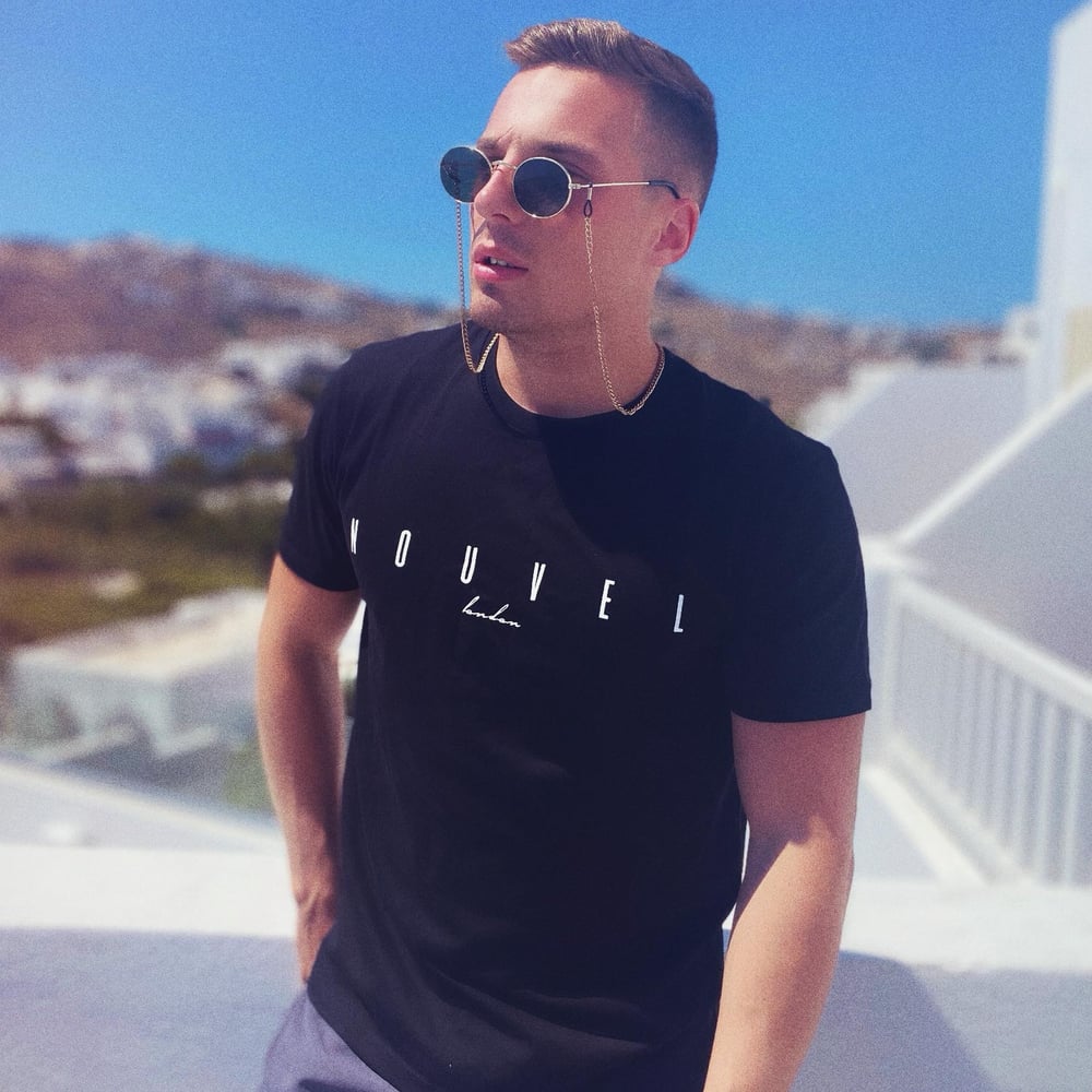 Image of SCRIPT TEE BLACK/WHITE