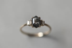 Image of 18ct yellow gold, dark grey hexagonal rose-cut diamond ring (LON208)