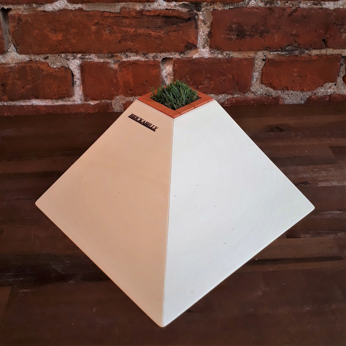 Medium Corner Bank BRICKABILLY