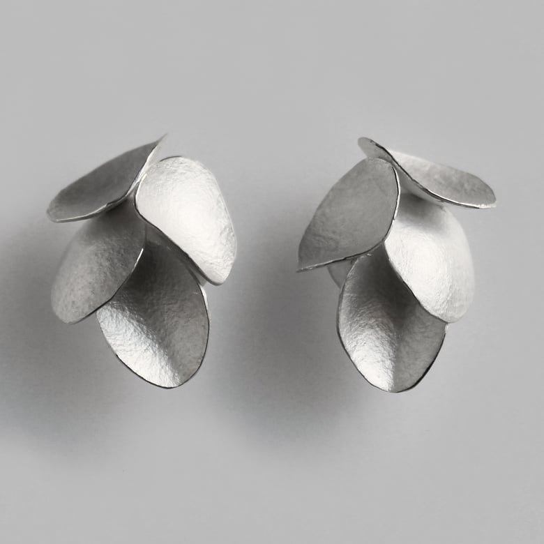 Image of flair large petal earrings