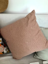 Image 1 of Coussin rose Liberty