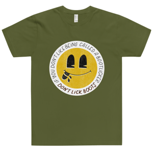 BOOTS tee