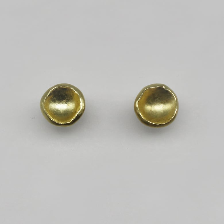 Image of pod gold earrings
