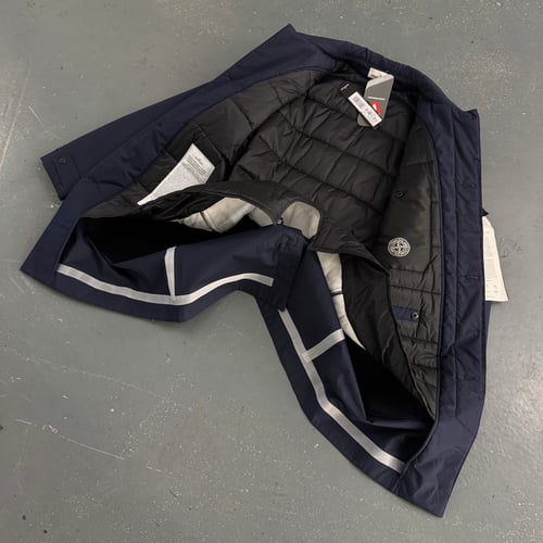 Image of BNWT AW 2017 Stone Island Water Repellent Supima Primaloft Coat, size medium