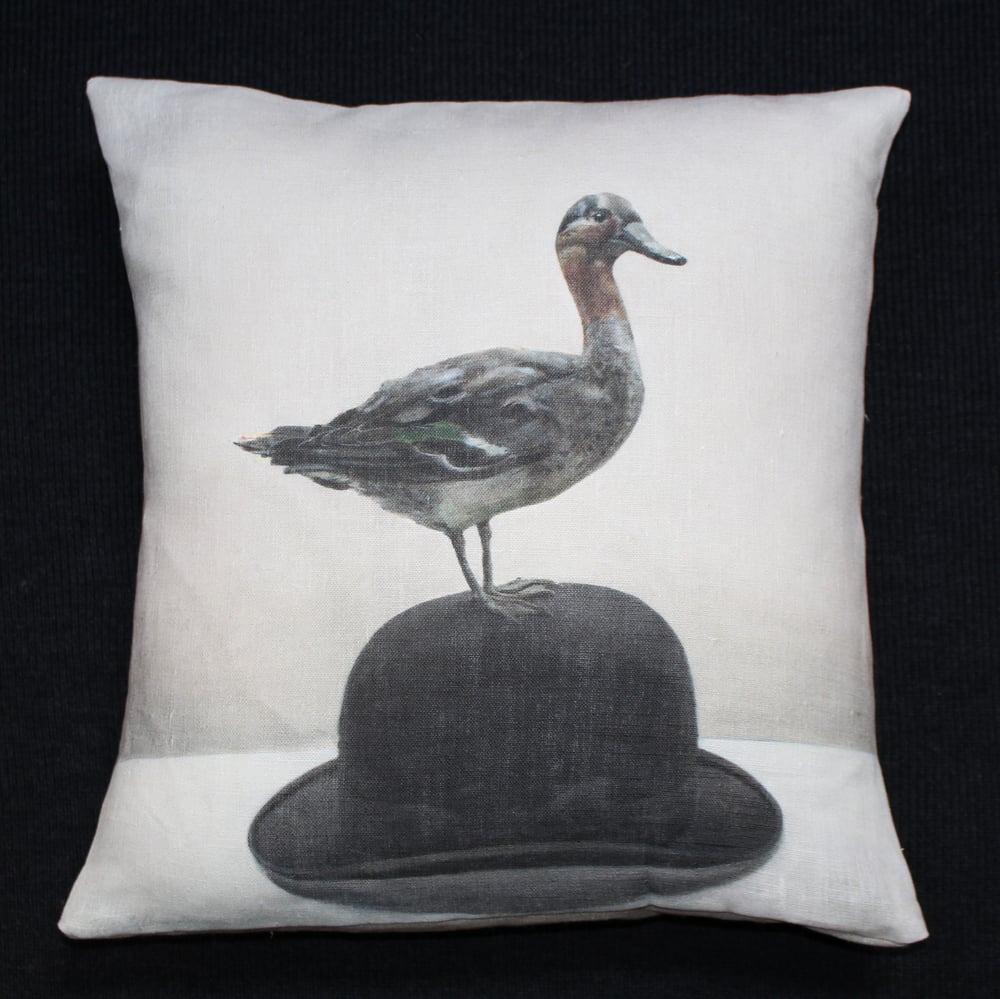 Image of Linen Duck on Hat Cushion