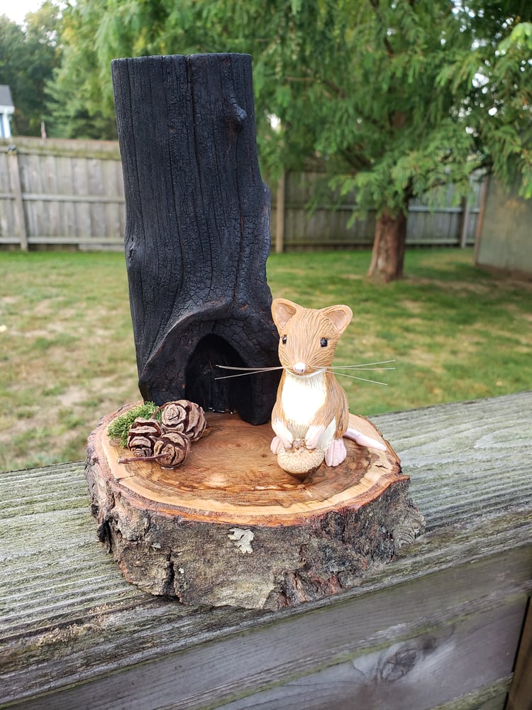 Image of Mouse with Acorn