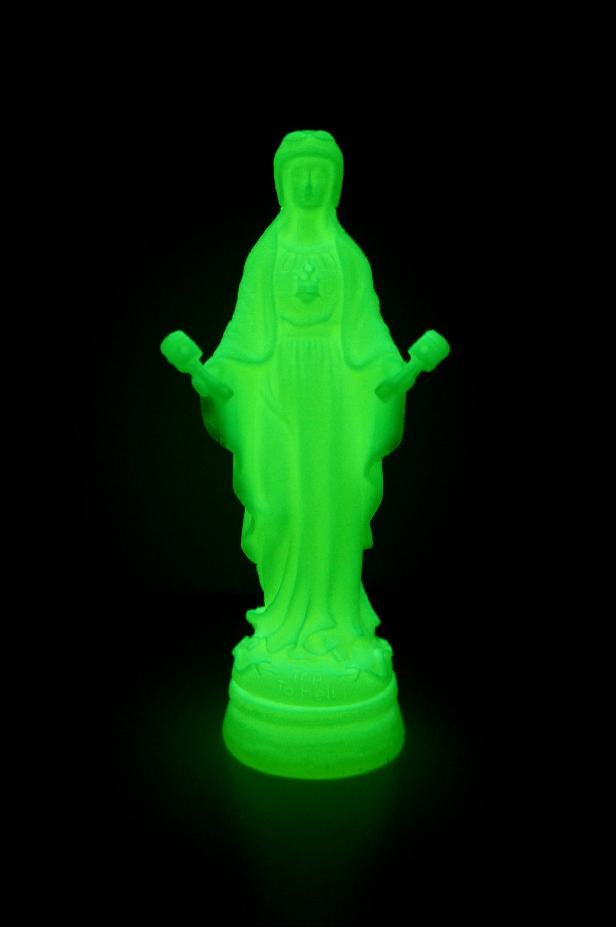 Image of Virgen de los Pistones© Glow 