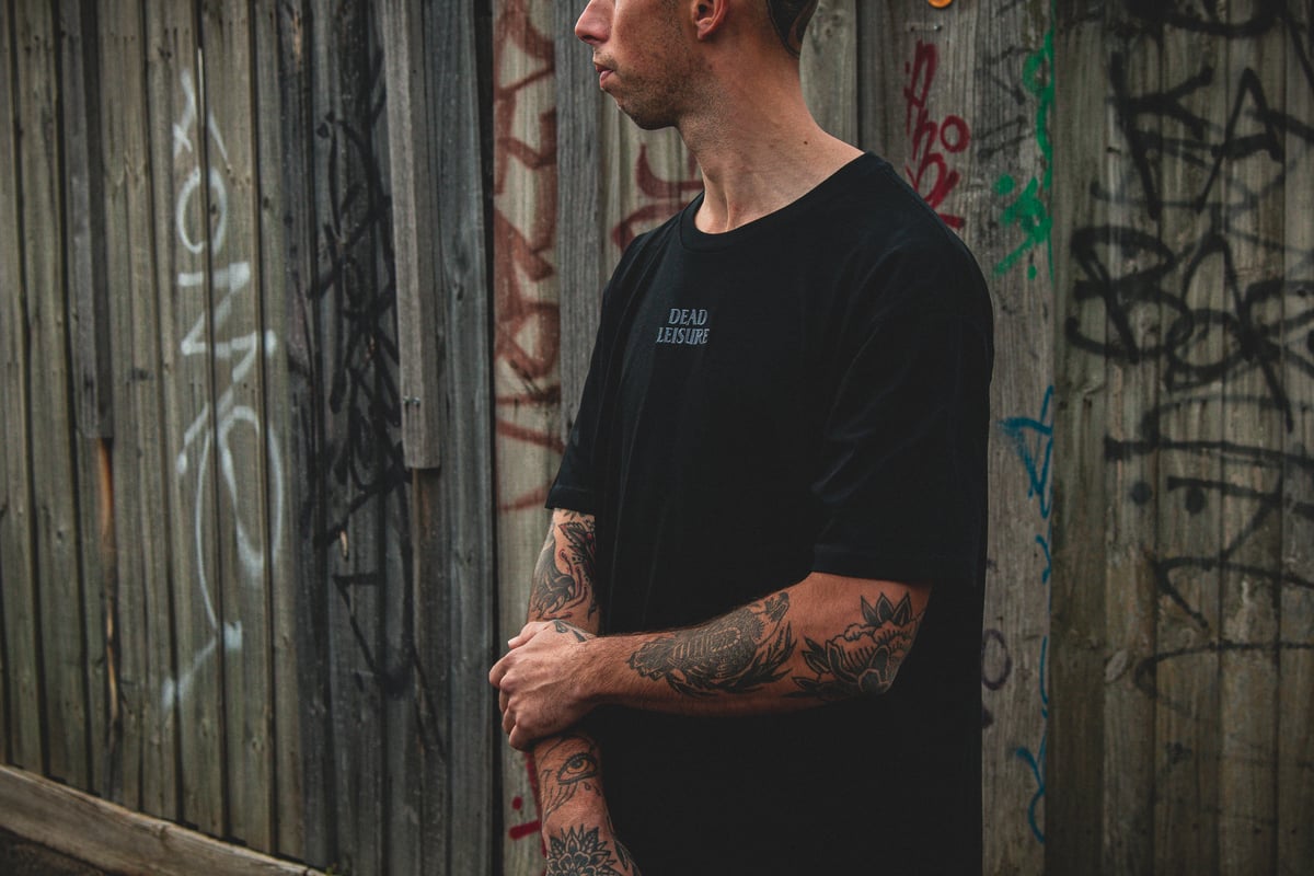 Dead Leisure Embroidered logo T-shirt - Black