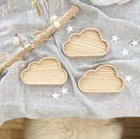 Image 1 of DANS LES NUAGES sous tasse bois