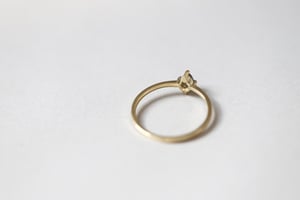 Image of 18ct gold, pear shape 'salt and pepper' diamond ring IOW157