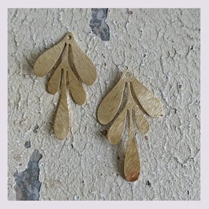 Image of Pendentifs: leaf or ginkgo