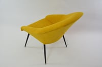 Image 4 of Fauteuil coquille jaune