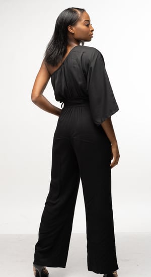 Image of Women's One Shoulder Belted Jumpsuit With Pockets - Black/Black