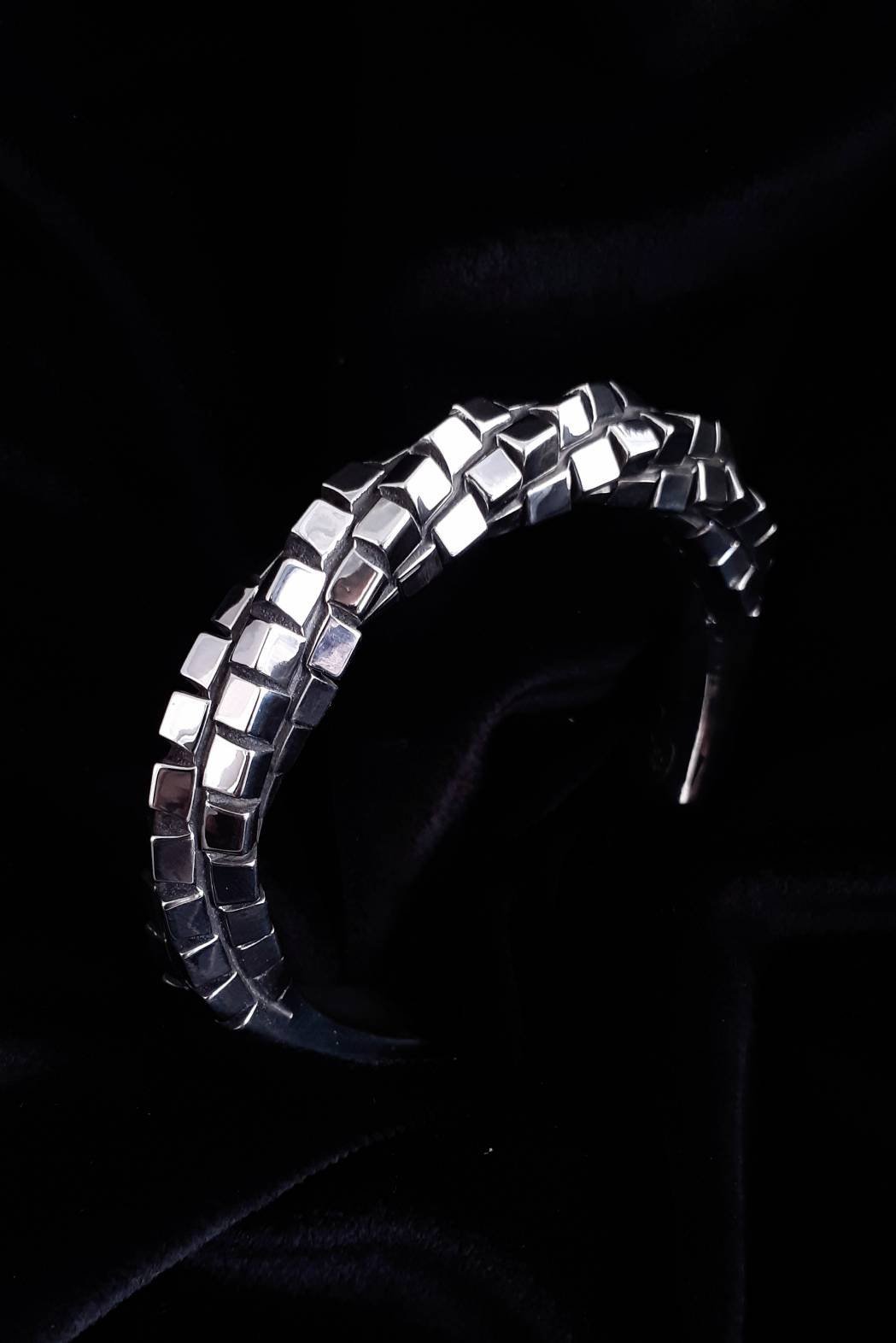 Image of Kinetic Cube Twisted Cuff Bracelet