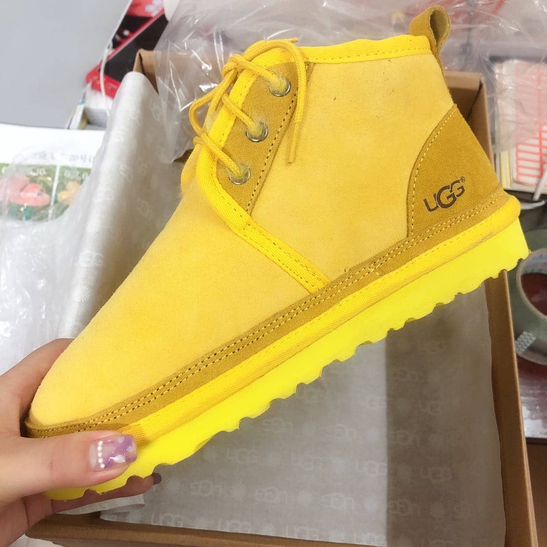 yellow uggs mens