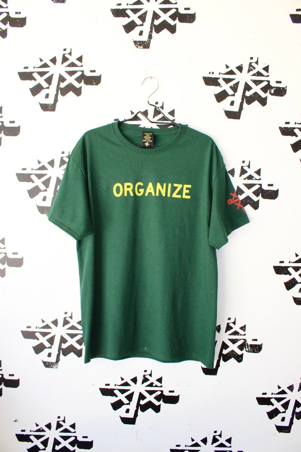 organize and DWS tee in green 