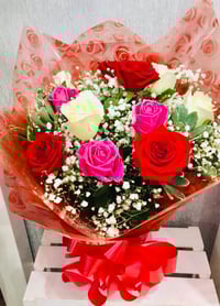 12 Mixed Roses 🌹 