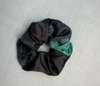 Image 2 of Green (blue shadow) scrunchie 4