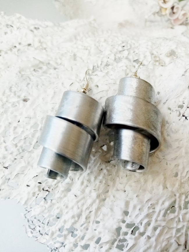 Pendiente espiral doble dorado o plateado