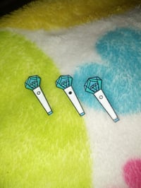 Shating star pin