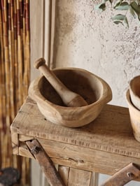 Image 3 of Le mortier en bois