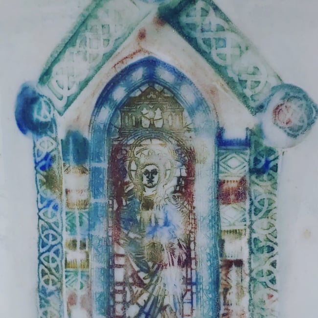 Modena Madonna Porcelain Vase