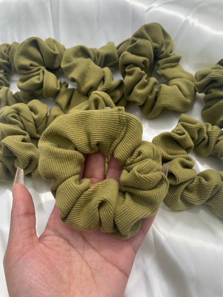 Image of Olive scrunchie 