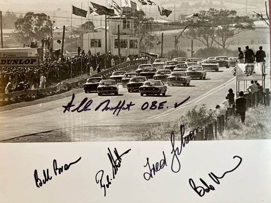 Image of Bathurst 1971 Race Start. Hardie Ferodo 500. 5 Driver Autographs