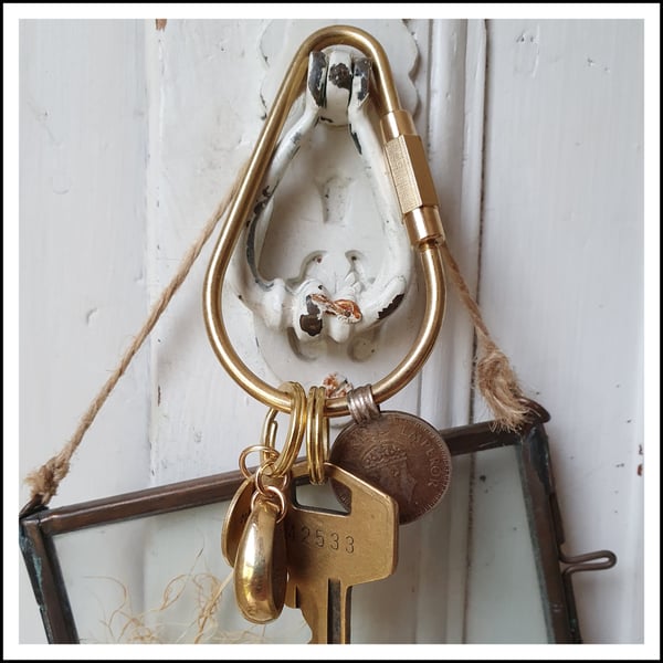 Image of 'Mi Casa' raw brass keyring
