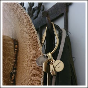 Image of 'Mi Casa' raw brass keyring