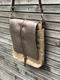 Image 2 of Messenger bag in waxed canvas with leather closing flap and adjustable shoulderstrap UNISEX