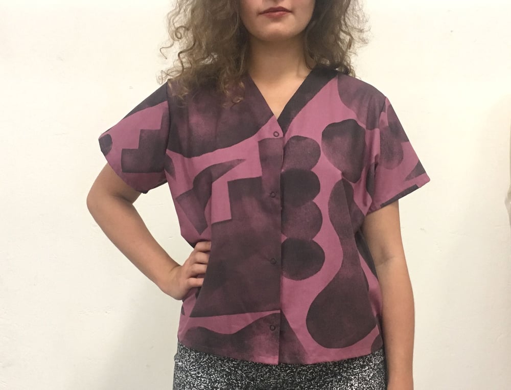 Image of STENCIL SHAPES RASPBERRY SHIRT