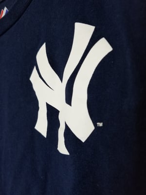 Majestic NY Derek Jeter Tee size Large(Small)