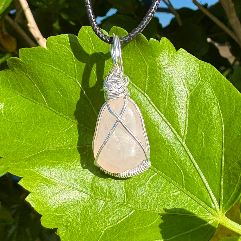 Image of rose quartz pendant d
